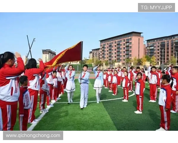 人机共舞庆华诞！北京五千红领巾燃动少先队 76 周年