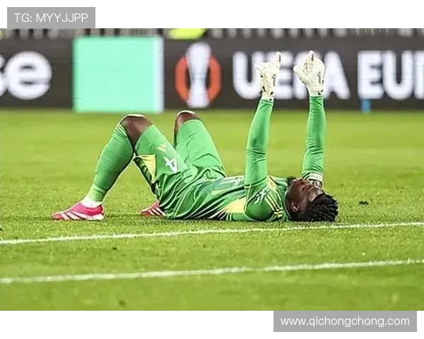 奥纳纳布基纳法索获总统接见 赠欧联杯签名球衣表敬意(3)